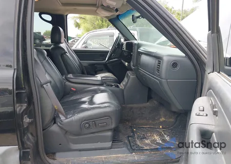 2002 Chevrolet Avalanche 2500 from USA, damaged, VIN 3GNGK23G52G139916